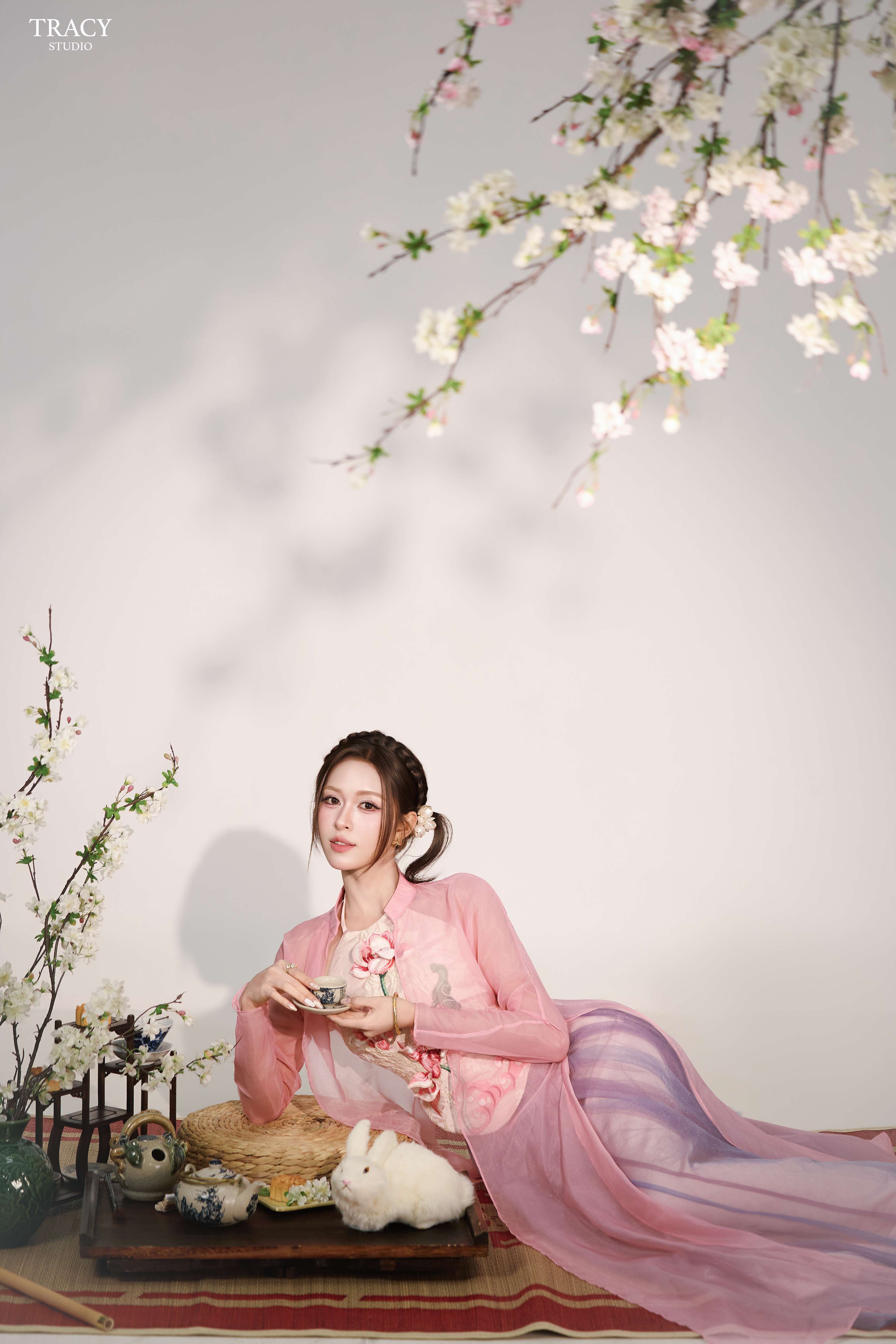 frontend/img/gallery/anh-tet-yem-ao-dai/tracy-studio-chup-concept-yem-trung-thu-chu-oanh-gio (1).jpg
